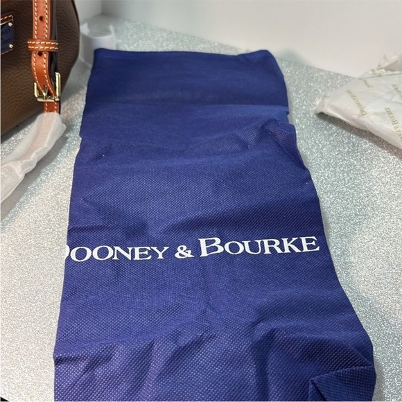NWT Dooney & Bourke Pebble Grain Margo Crossbody With Dust Bag With Front Pocket - Picture 9 of 14